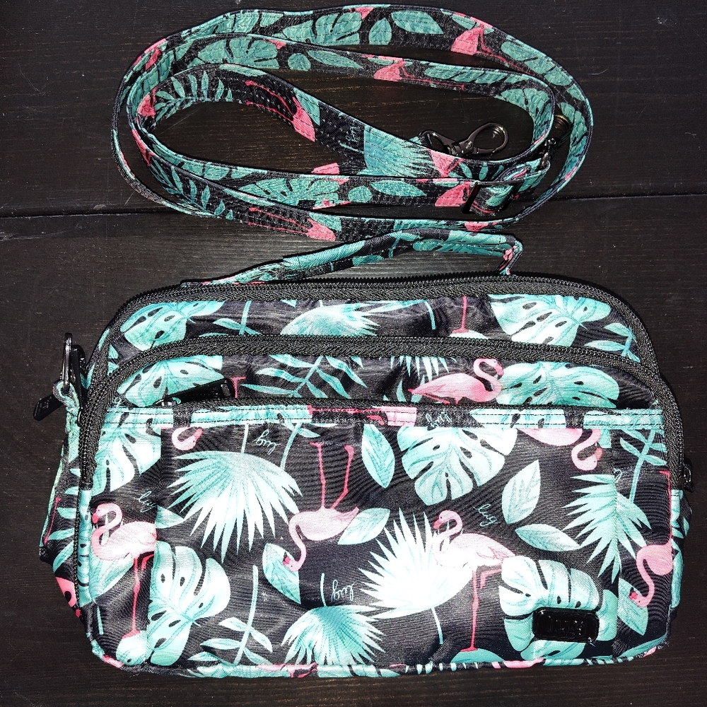 lug Scoop in Flamingo black